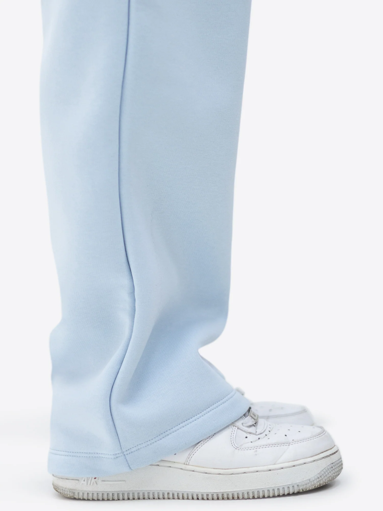 Jogginghose mit weitem Bein – Hellblau - Image 4