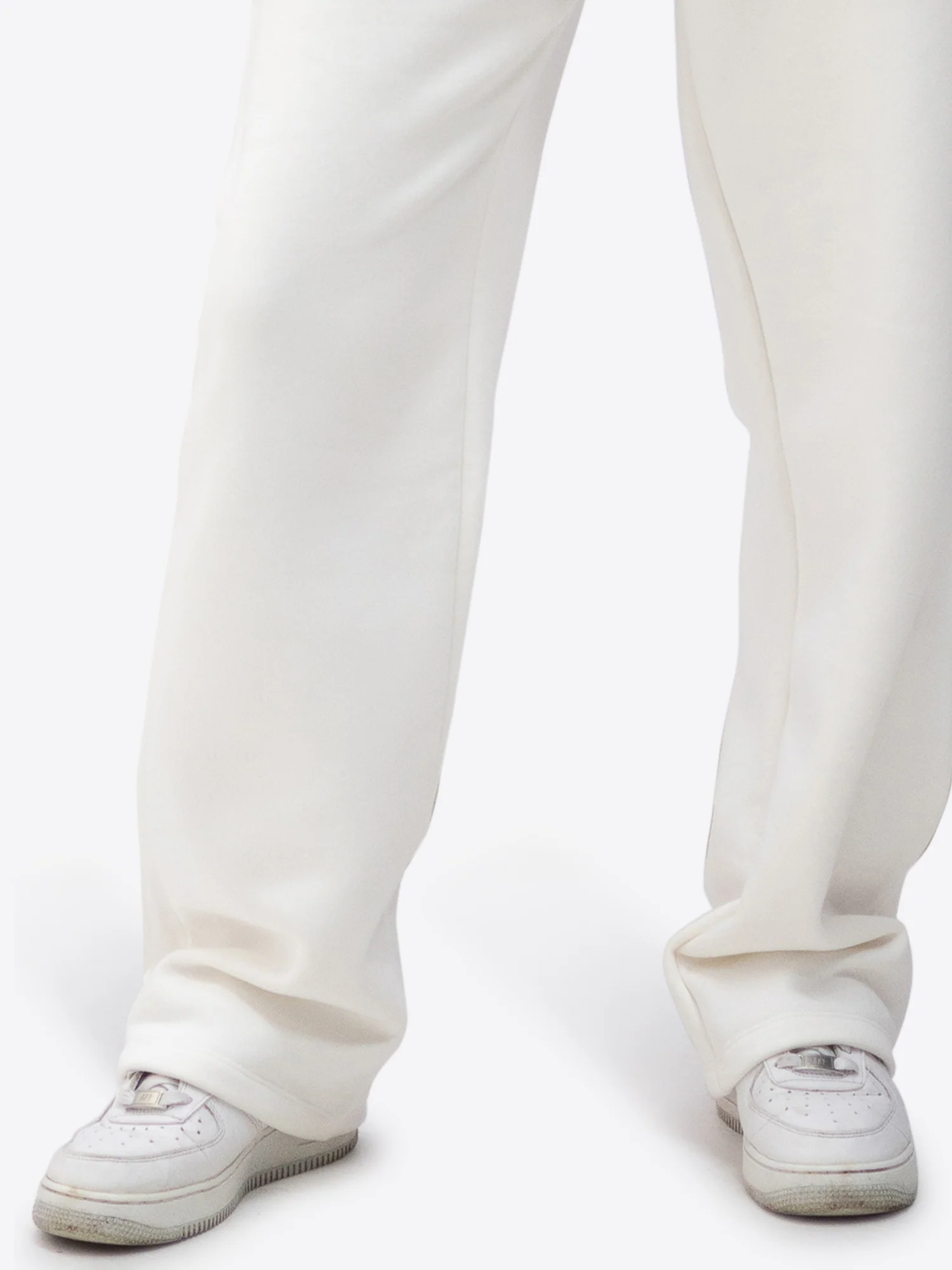 Jogginghose mit weitem Bein – Off white - Image 5