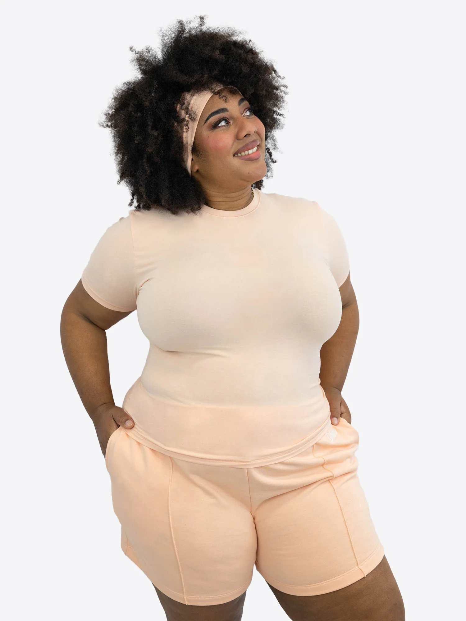 Light Jogginghose kurz mit Biese – Peach