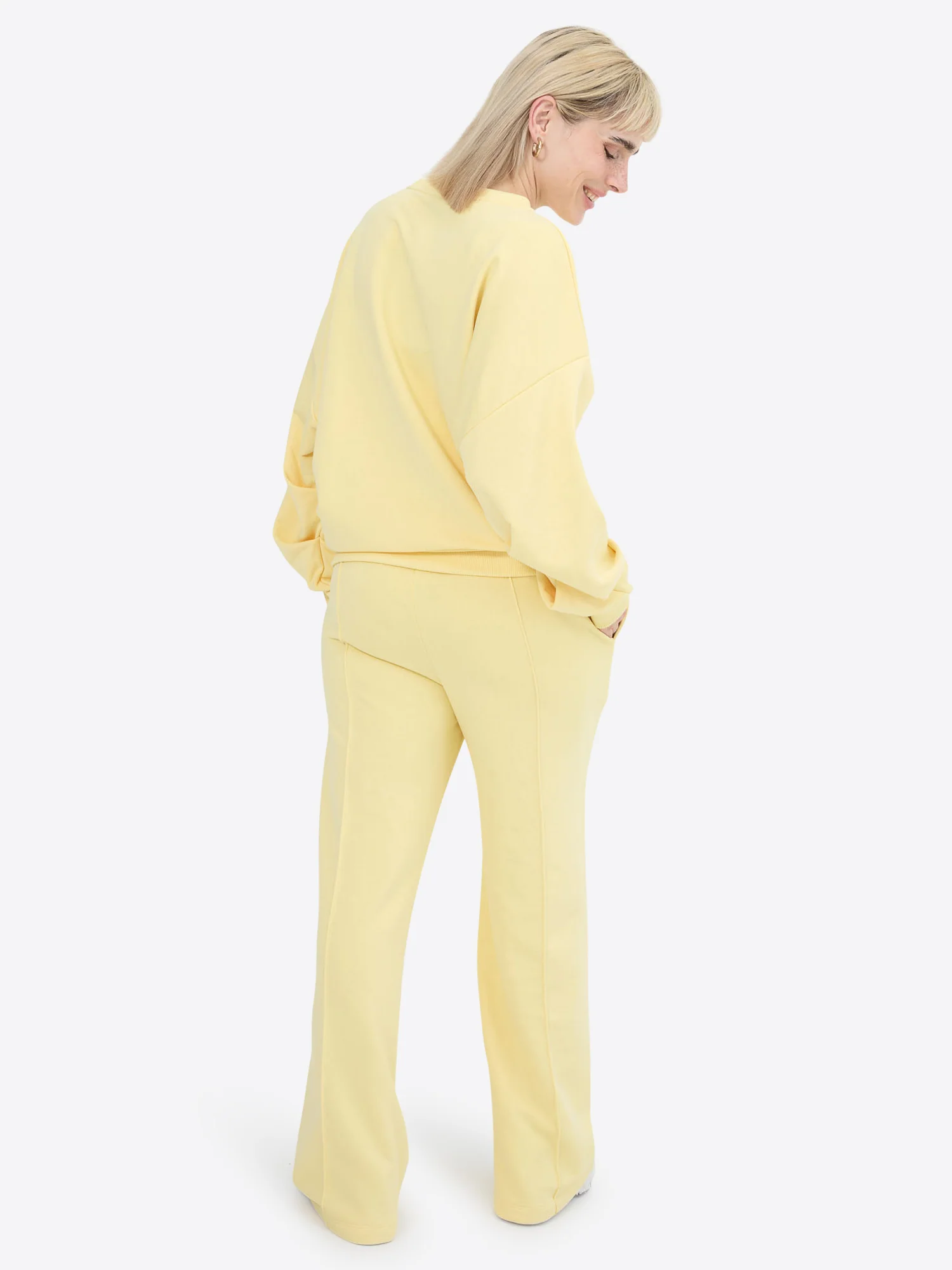 Light Jogginghose mit Biese – Butter Yellow - Image 4