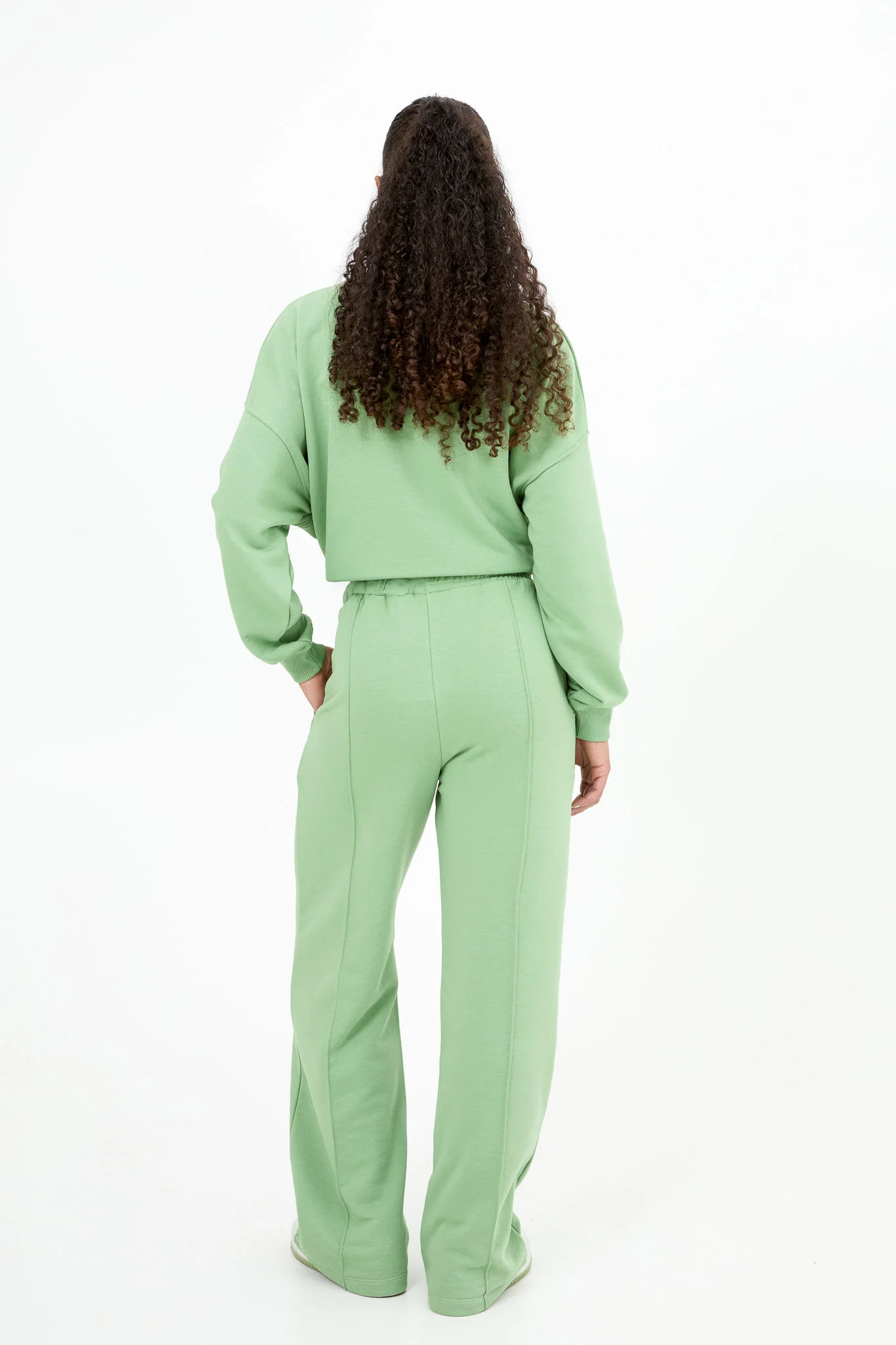 Light Jogginghose mit Biese – Matcha - Image 4