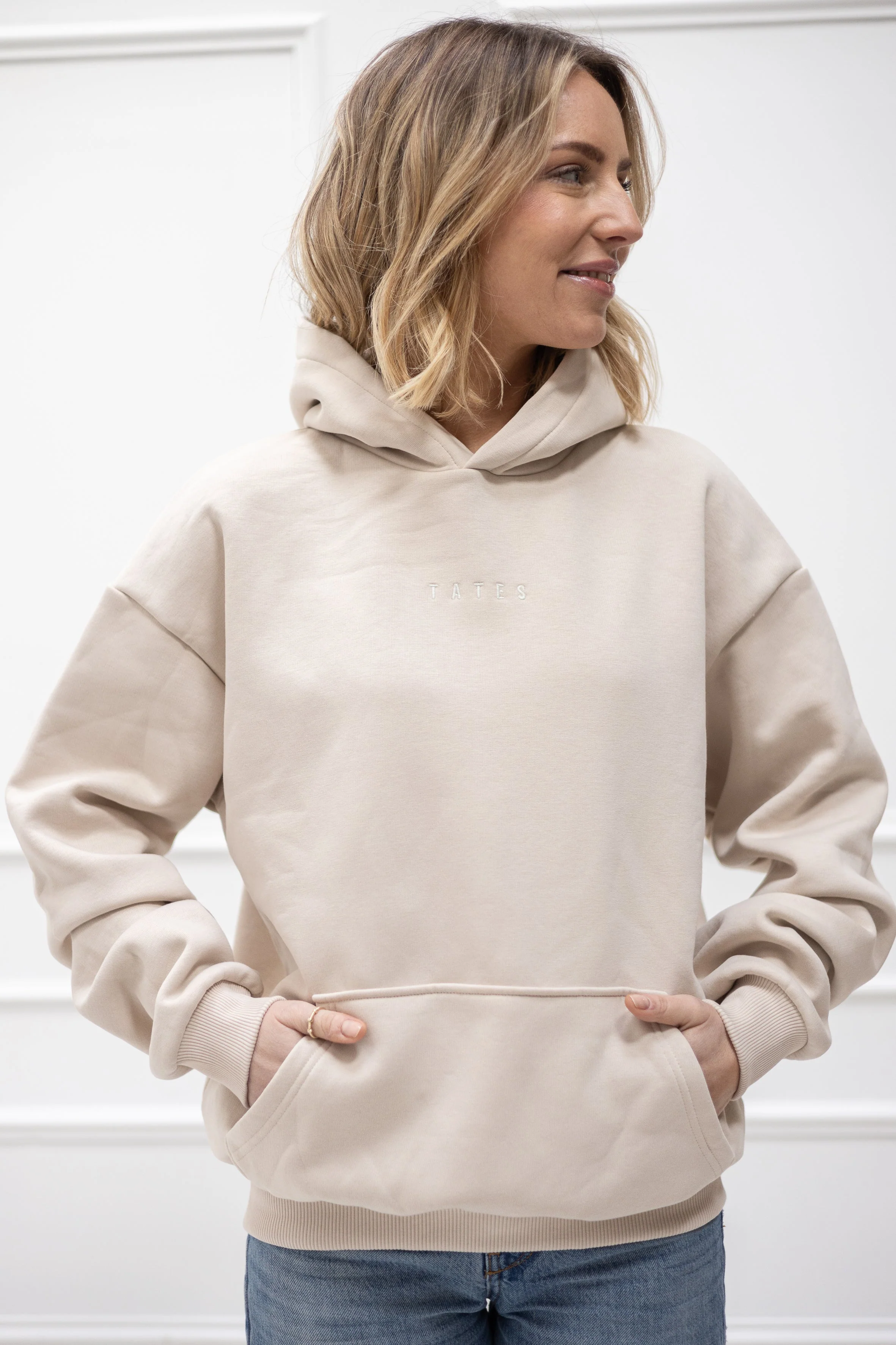 Regular Waistband Hoodie "Stay kind" – Chocolate - Image 5