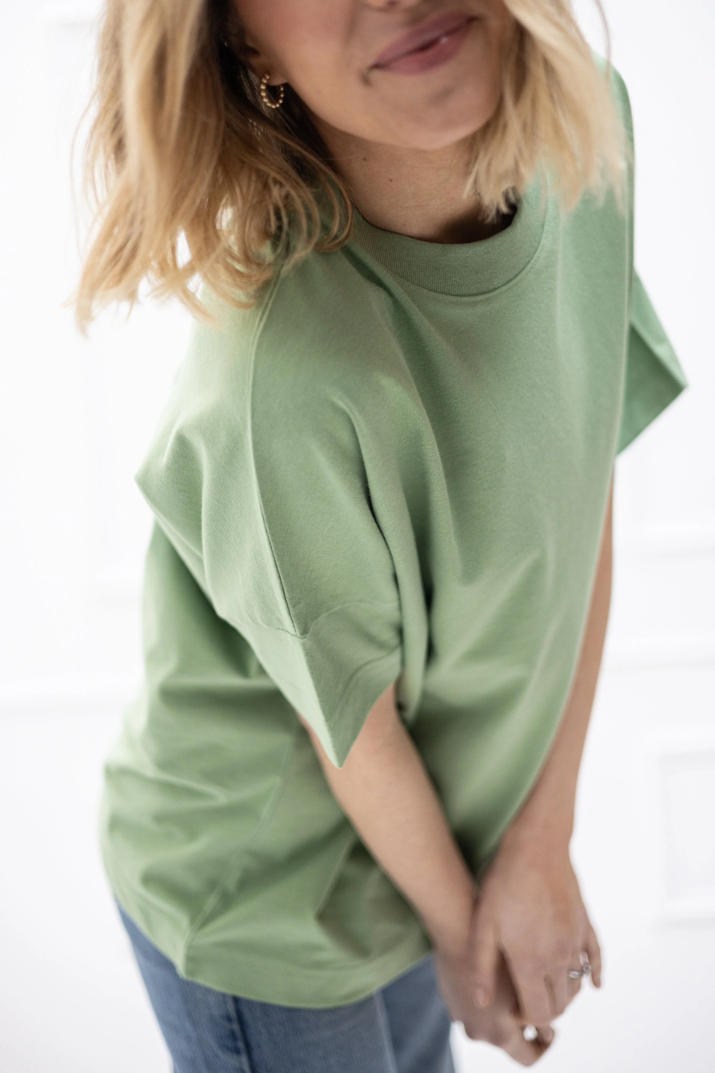 Oversized T-Shirt 1.0 "Heart flower" – Matcha - Image 2