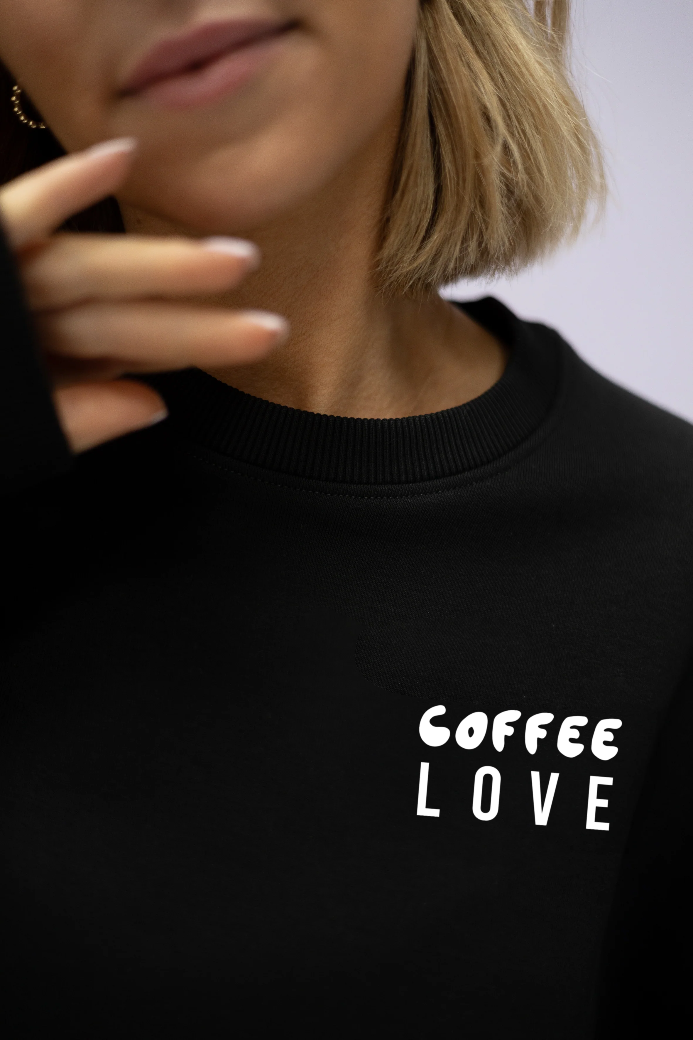 Sweater (Oversized) "I made you coffee" – Schwarz - Image 3