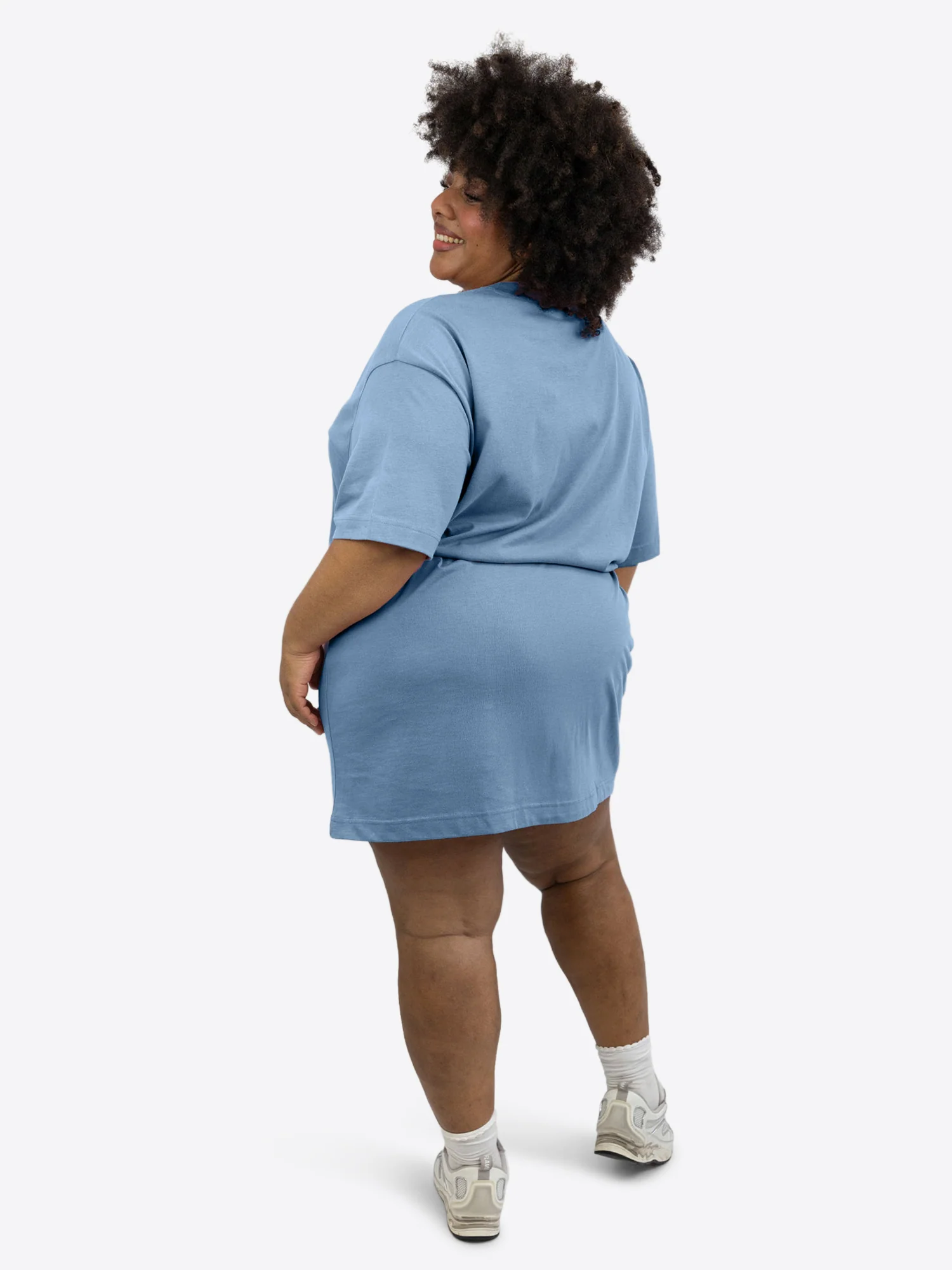 T-Shirt-Kleid mit Schleifen-Bindung – Dusty Blue - Image 4