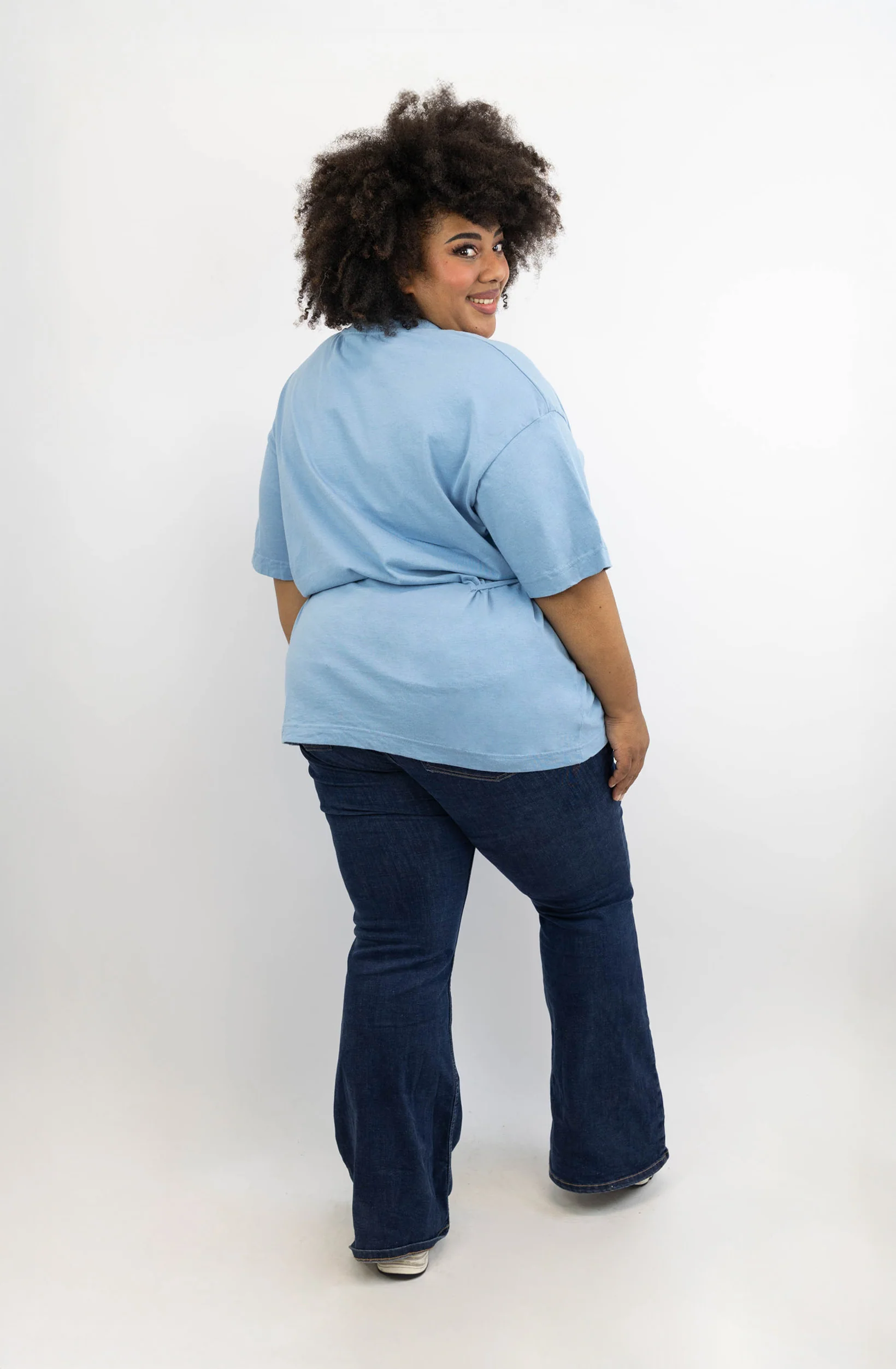 T-Shirt mit Schleifen-Bindung – Dusty Blue - Image 4