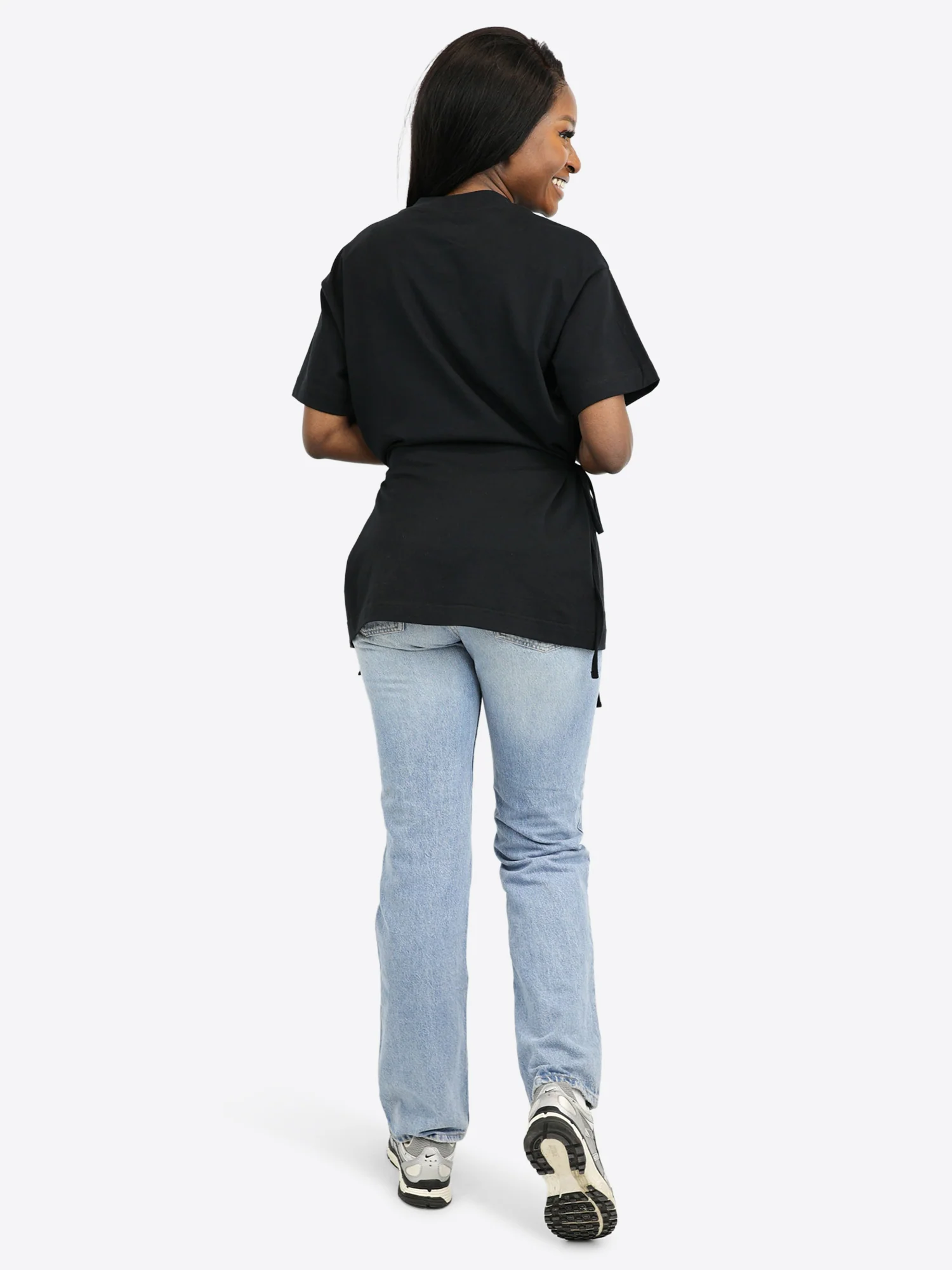 T-Shirt mit Schleifen-Bindung – Schwarz - Image 5