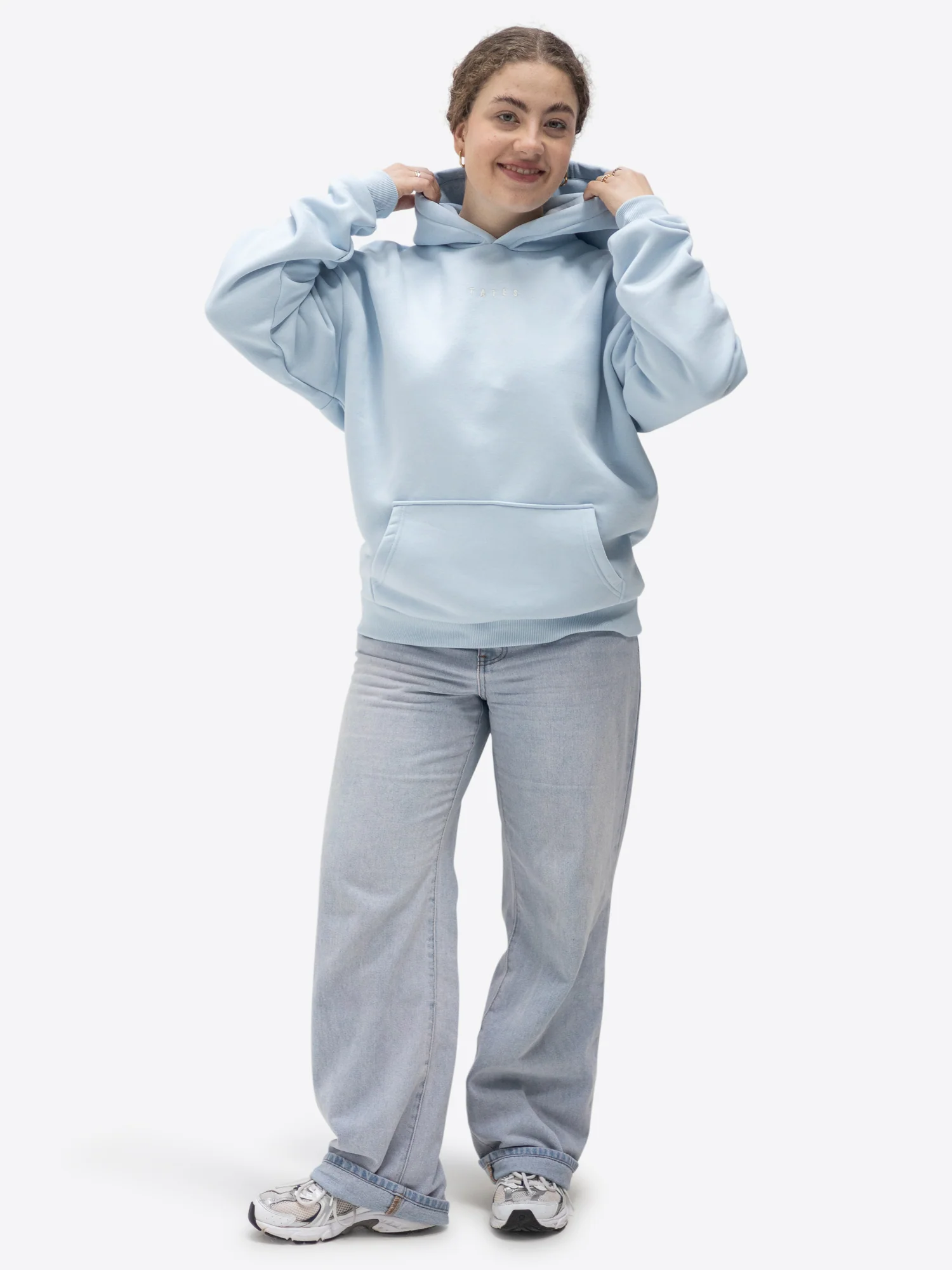 TATES Club Hoodie – Hellblau - Image 4