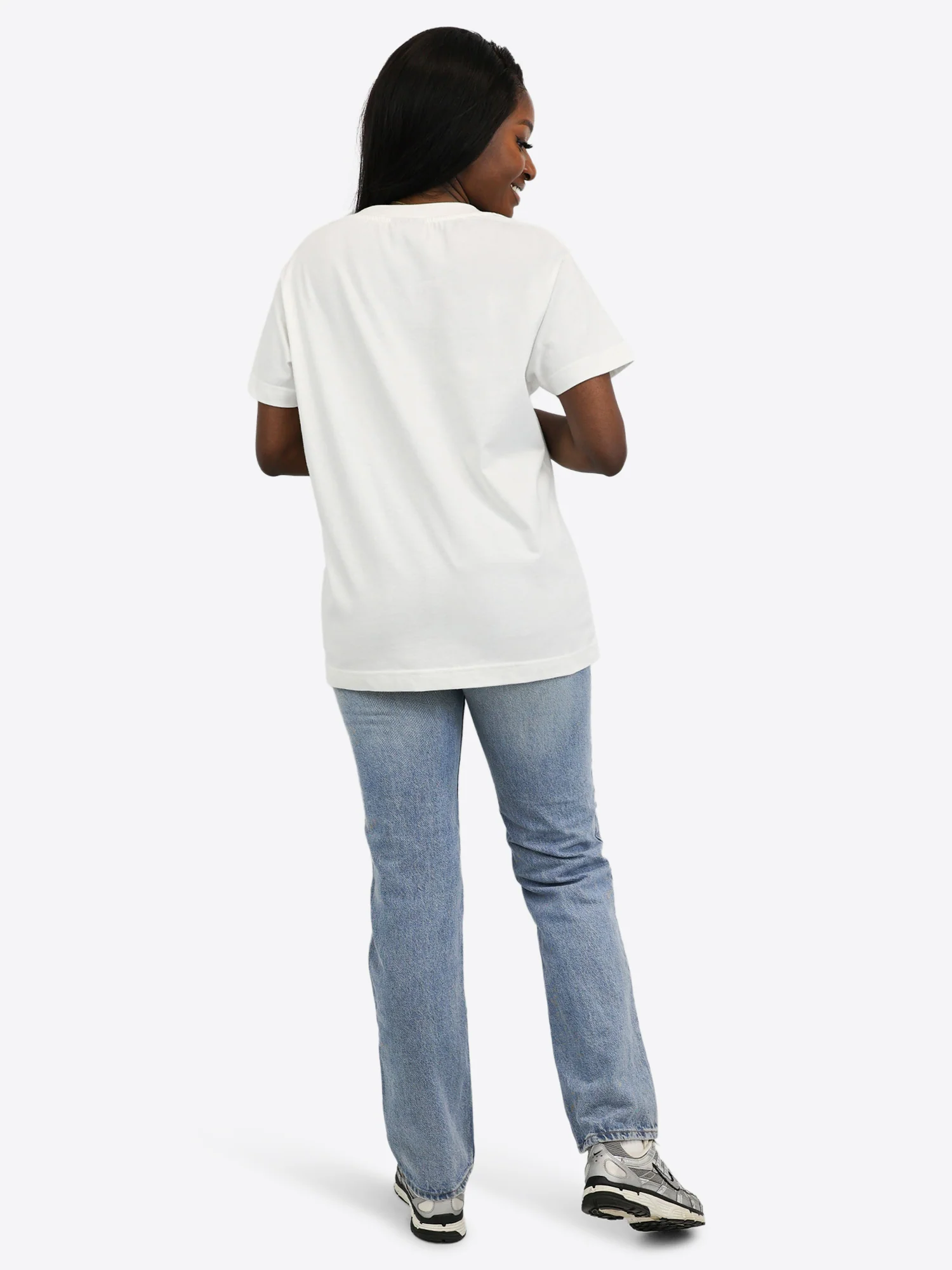 V-Ausschnitt T-Shirt – Off white - Image 3