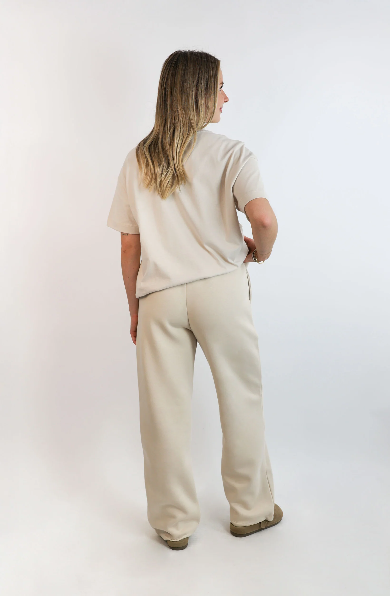 Verstellbare Jogginghose – Beige - Image 4