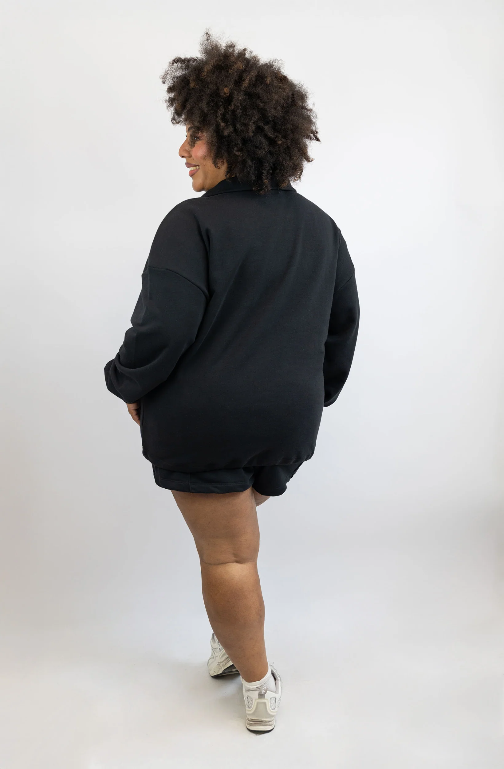 Verstellbarer Light Crop Sweater – Schwarz - Image 4